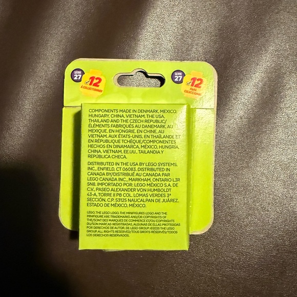 LEGO Minifigures Series 27 - - Picture 2 of 2